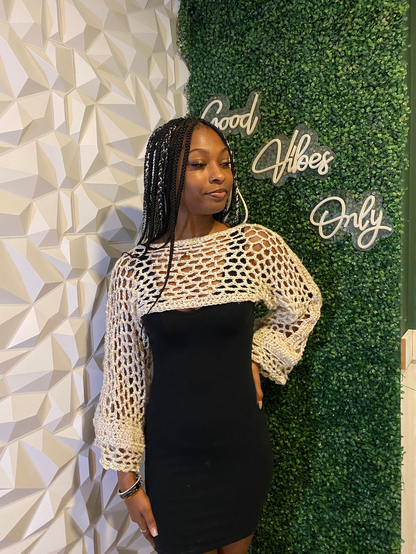 A Bolero-Crop Top - Sleeve - Off White and Gold